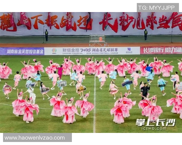 足球明星们的舞蹈挑战赛精彩瞬间集锦，尽显风采与活力的完美结合